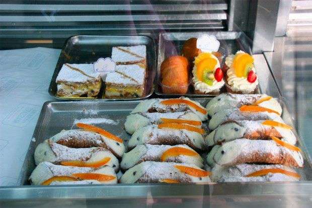 Cannolis Pastelería Massaro Palermo