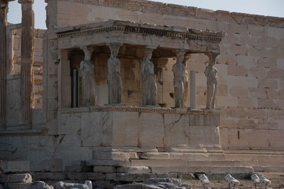 Cariatides-Acropolis-Atenas