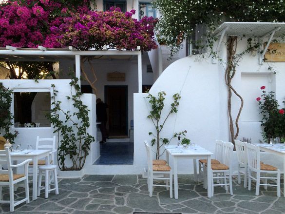 Evas-garden-Folegandros