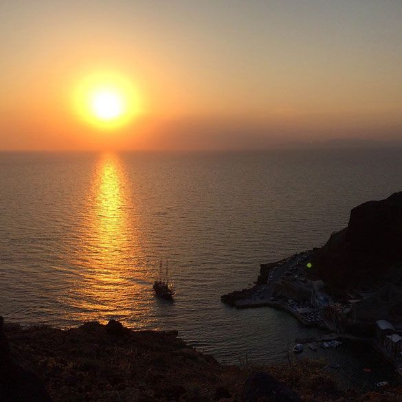 Santorini-Oia-sunset