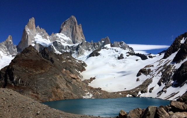 Senda el Pilar a la Laguna de los Tres Senda el Pilar a la Laguna de los Tres