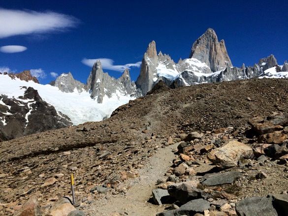 Senda el Pilar a la Laguna de los Tres Senda el Pilar a la Laguna de los Tres