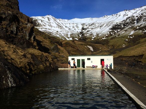 Cuatro-dias-en-islandia-Seljavallalaug