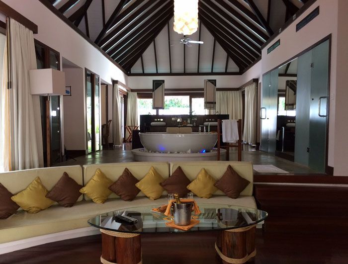 Coco Bodu Hithi Maldivas habitacion