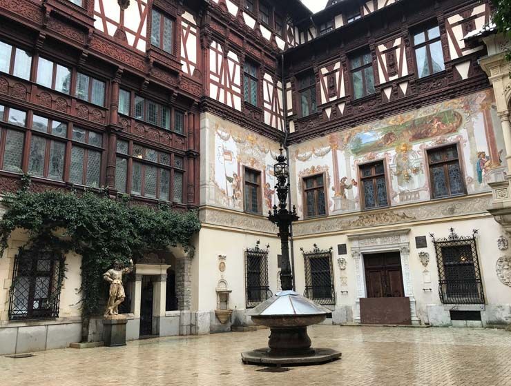 Patio Peles Castle Rumania