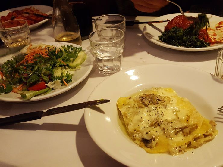 Donde comer bien en Roma Lasaña blanca de alcachofa