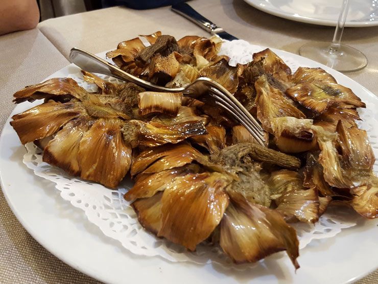 Donde comer bien en Roma Alcachofas a la judía