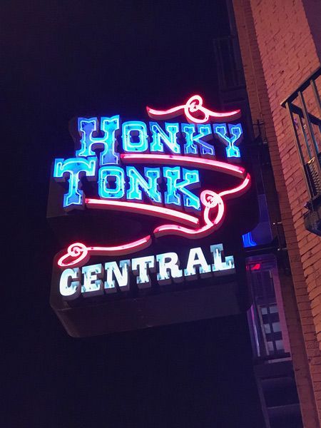 Broadway-St-Nashville
