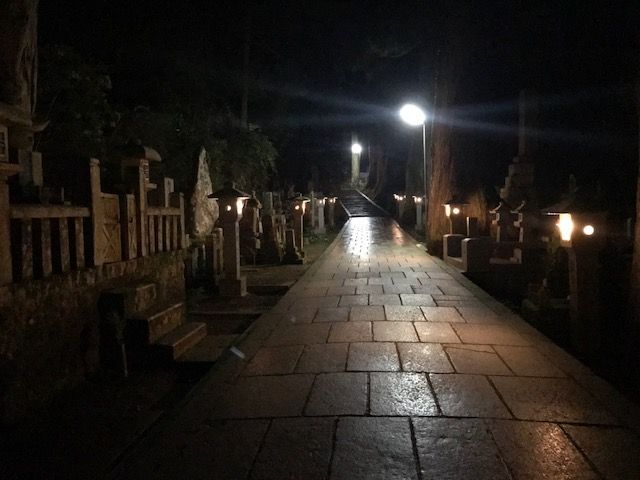 Okunoin night tour Koyasan