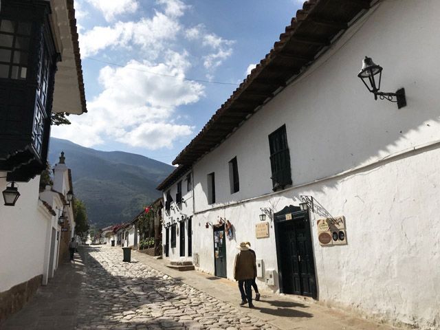 Calle empedrada de Villa de Leyva, Colombia