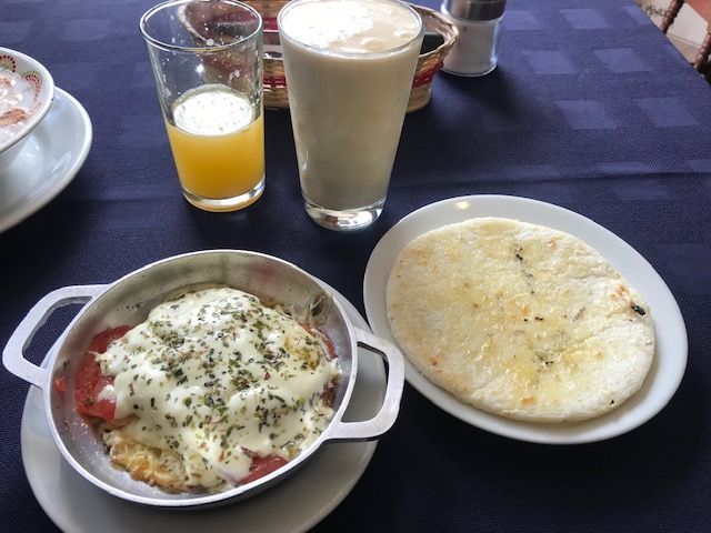 Rico desayuno en La Casa de Tere, en Villa de Leyva